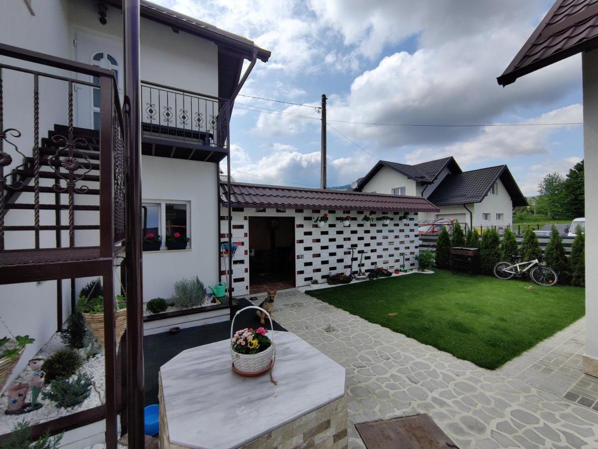 Vizuina Lupului Hotel Gura Humorului Exterior foto