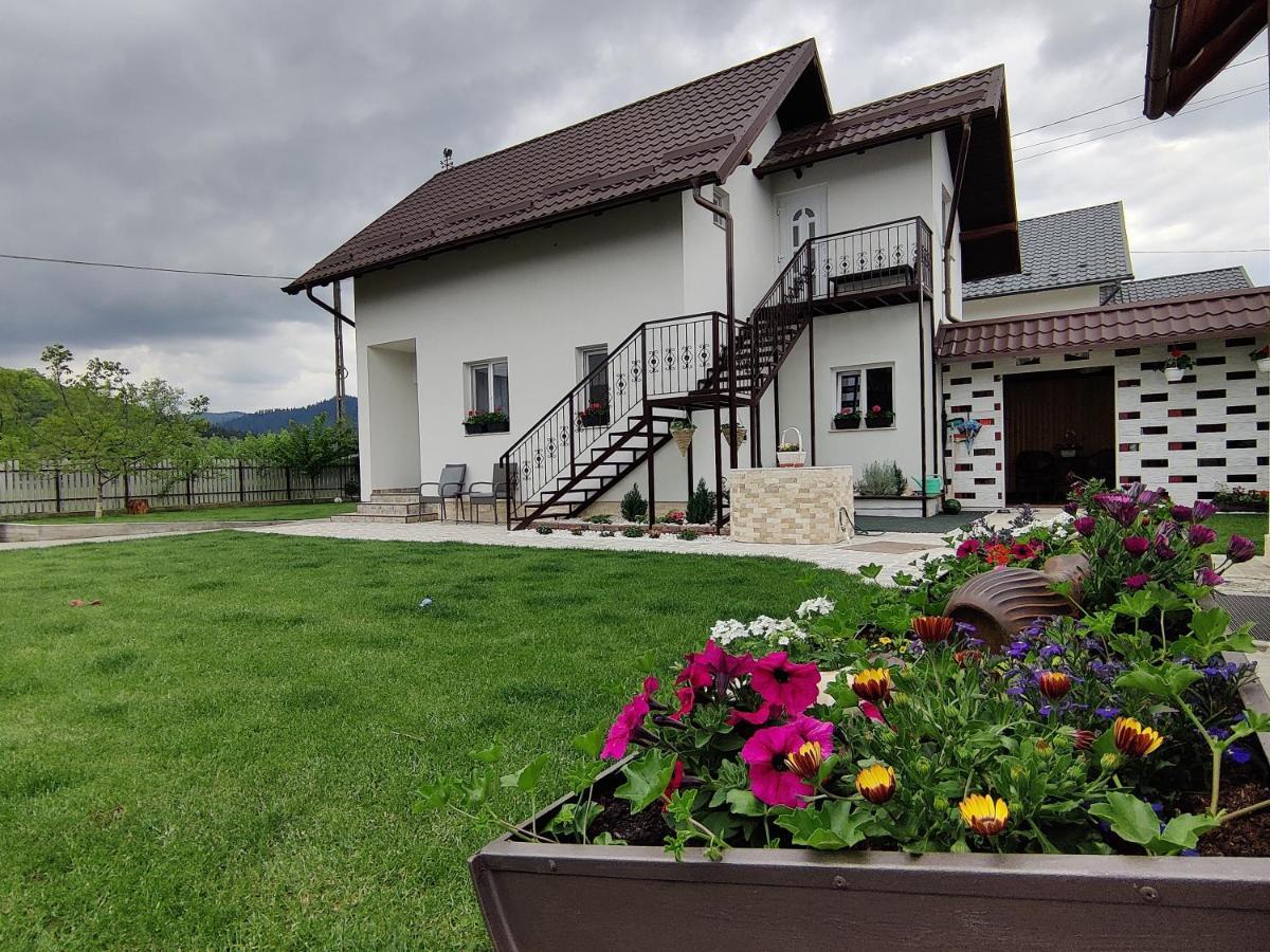 Vizuina Lupului Hotel Gura Humorului Exterior foto